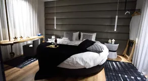 Magnifique Luxury Suites - Image 2