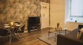 1 bedroom flat with easy parking/public transport - Image 2