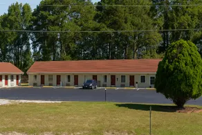 Courtland Inn By Townhouse Franklin VA US 58 - Image 3