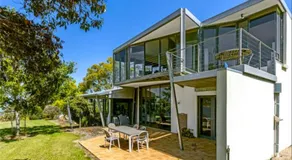 Paradise Point, beautiful and secluded, ocean views, 800m lake frontage - Image 5