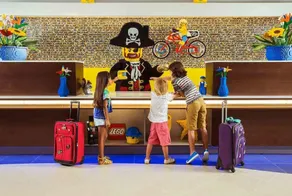 LEGOLAND California Hotel and Castle Hotel - Image 5