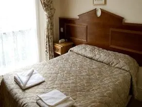 Pembridge Palace Hotel - Image 2
