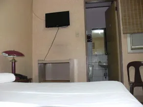 Plaza Maria Luisa Suites Inn - Image 4