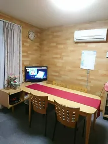 rich & lucky home - Image 3