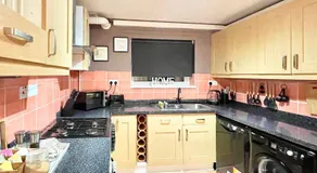 Phoenix House - 4 bedroom home centrally located in Ashford with parking - perfect for work stays or a special getaway! - Image 5