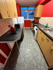 Lovely Flat in Old Trafford - Image 3