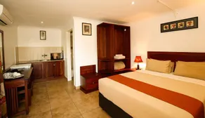 Mokoro Lodge - Image 2
