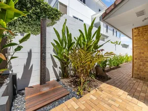 Pet-Friendly Retro Beach House - Walk to Dog Beach - Sleeps 8 - Image 4