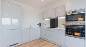 Thameside Suite | Free Parking | 2 BR | Heathrow - Image 4