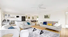 pet friendly - Views- Meters to the Beach & Anchorage Port Stephens - Image 2