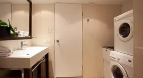 York St Apartments - Image 4