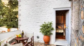 Nereids Guesthouse - Image 3