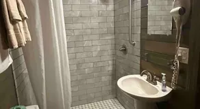 Turn On Inn - Image 4