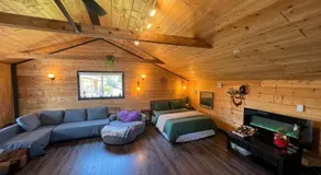 Charming "Melrose Place" w Year-Round Heated Pool, Deck & Grill - Image 2
