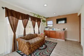 Hotel Beeville -US 181 - Image 4