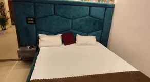 The downtown luxury hotel - Image 3