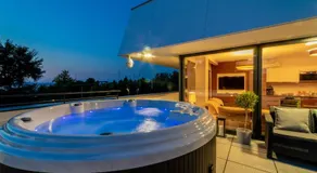 LAKE MOMENTS - Emerald Penthouse - Image 2