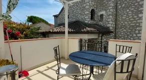 Sea view front beach apartment deluxe near Nice airport - Image 4