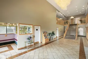 Super 8 by Wyndham Columbia City - Image 2