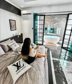 Golden Gorilla Villa with private pool & jacuzzi - Image 2