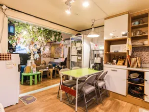 Bunk Backpackers Guesthouse - Image 5
