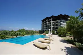 Huge 2 Double Bedroom / 2 Bathroom with Terrace - Image 3