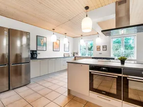 Holiday home for 22 guests - Image 4