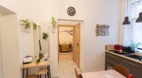 Quiet rooms in the bustling city center - Image 2