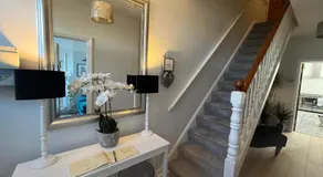The Glastonbury Town House - Image 2
