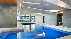 Modern Luxe Chic 2BR Near Southern Cross Station - Image 3