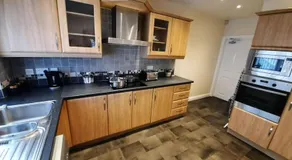 Stunning 5-bed House near NEC & BHX - Image 3