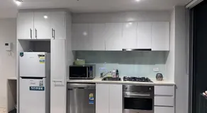 Modern 1-bedroom apartment in CBD - Image 5