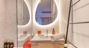 Sienna Velvet Room - Balneo & Cinema - Ligne 9 - Image 2