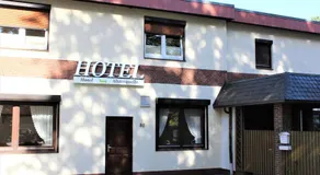 Hotel Alsterquelle 24h Check-in, Free Parking and WiFi - Image 4