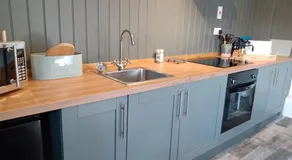 Whitewells Farm Cottages - 7 exceptionally well appointed pet friendly barn conversions set in 10 acres of gardens, fields and woodland suitable from 2 to 24 people with breathtaking views towards the Malvern Hills, Herefordshire and Worcestershire - Image 5