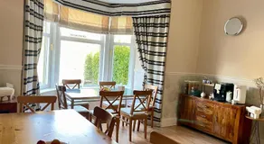 Dalmore Lodge Guest House - Image 2