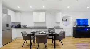 Greenwich getaway 1 Bed Apartment - Image 3
