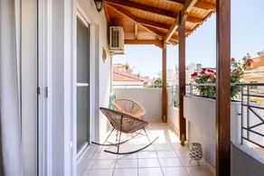 Lovehome - 4BD Villa with views-15mins to airport,10mins to MEC ΑΕ- 2mins to bus stop ,10mins to Suburban Railway on foot - Image 5