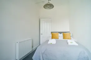 Appartement-Salle de bain privée-Vue sur Jardin - Image 2