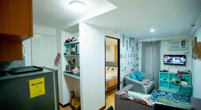 10 Min to Airport 1-Bedroom Pool Business Ready - Image 4