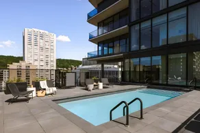 Sonder Maisonneuve Apartments Downtown - Image 4