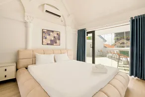 Lux White Villa - Image 2
