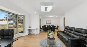 Spacious Family Retreat in Peaceful Parkinson - Image 4