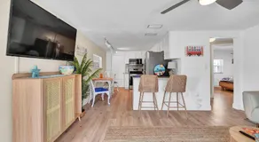 Newly Renovated 2 Bed with Beach Supplies, Trailer Space, Walk to Beach - Image 4