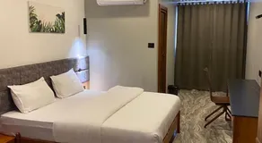 Luxe Inn - Image 2