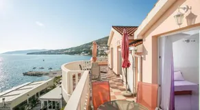 Kaja - right next to the beach - Image 2