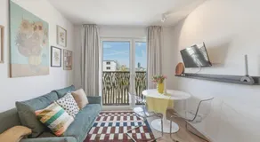 Business suite with skyline view with parking space - Image 2