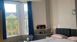 Adelphi Guest House - Image 2