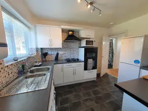 Amazing 3 Bedroom House with Garden in Blyth - Image 2