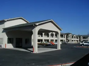 American Inn & Suites - Image 5
